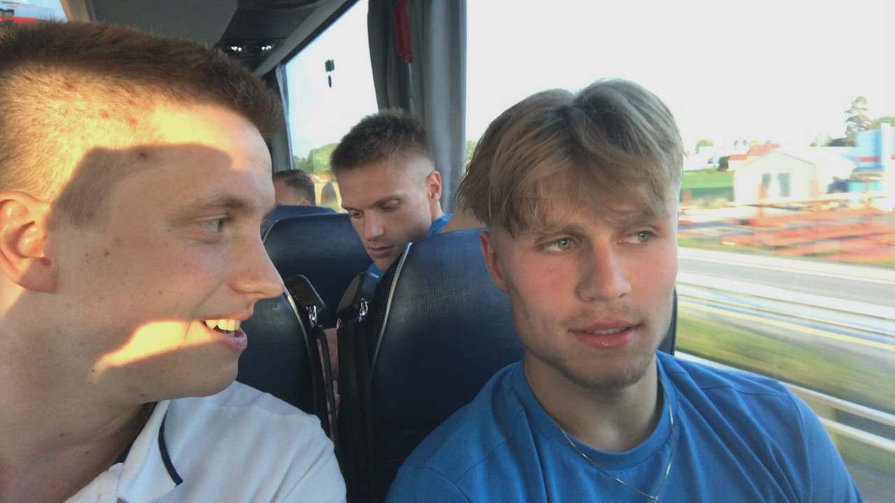 CEE5ECAA-1629-4B61-85EC-1E80A0E27B3E.MOV